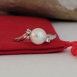 10k Size 7.25 Precious Solid White Gold Fresh-Water Pearl and White Topaz Ring!